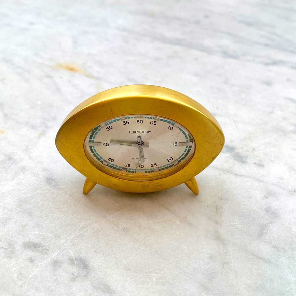 Mini VINTAGE Tokyo Bay clock 2” needs battery